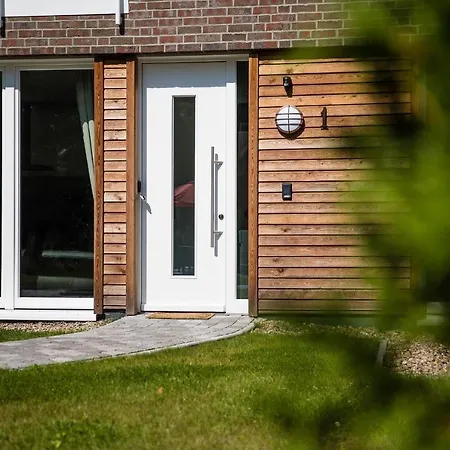 Residenz - Windbrecher - Terrasse - Sauna - Parkplatz *