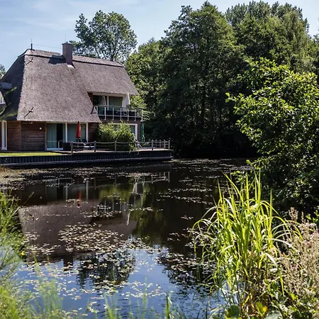 Residenz - Windbrecher - Terrasse - Sauna - Parkplatz *