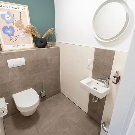 Hello Holidays Residenz - Windbrecher - Terrasse - Sauna - Parkplatz Apartment