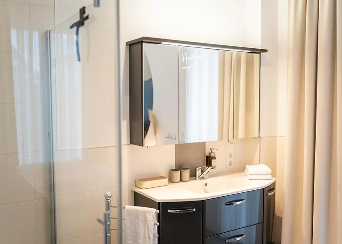 Residenz - Windbrecher - Terrasse - Sauna - Parkplatz *